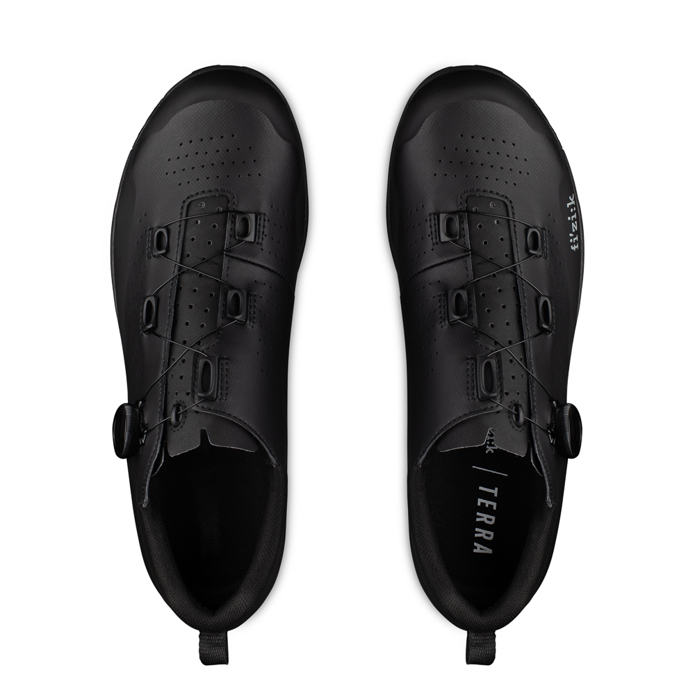 Par de zapatillas Fizik Terra Atlas negras con cierre BOA